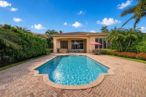 142 Viera Drive, Palm Beach Gardens FL - photo 9 of 156