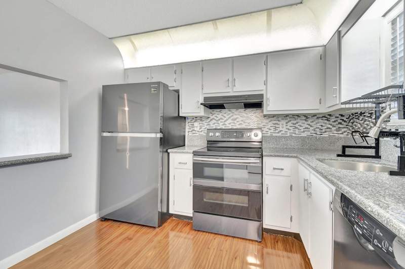 2 bedroom Condominium at 9300 SW 8th Street #303, Isle Of Sandalfoot Condo, Boca Raton — photo 2