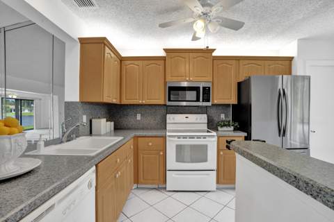 2129 SW 17th Circle, Deerfield Beach FL - photo 6 of 106