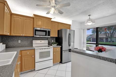 2129 SW 17th Circle, Deerfield Beach FL - photo 7 of 106