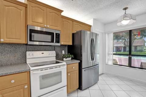 2129 SW 17th Circle, Deerfield Beach FL - photo 8 of 106