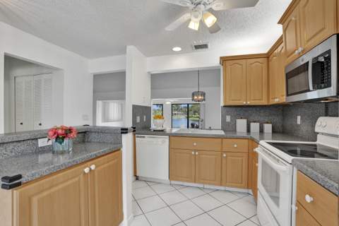 2129 SW 17th Circle, Deerfield Beach FL - photo 13 of 106