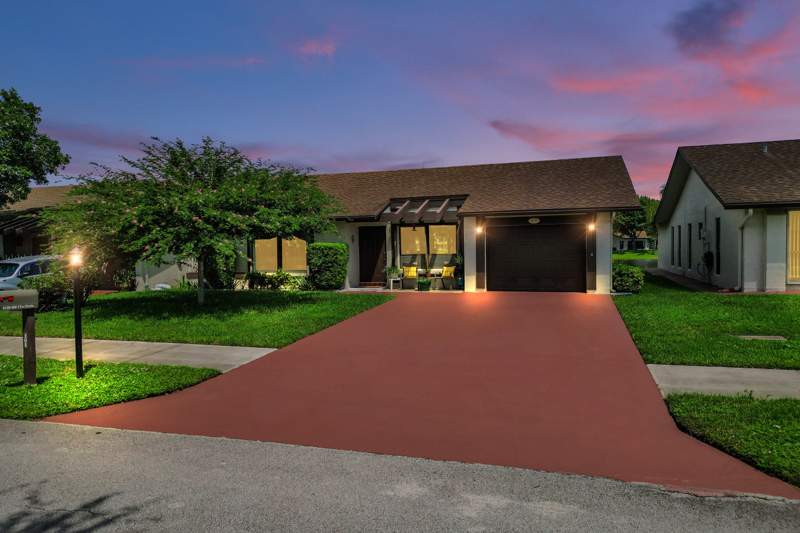 2 bedroom Single Family Residence at 2129 SW 17th Circle, Meadows Of Crystal Lake, Deerfield Beach — photo 2