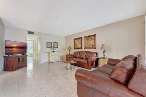 806 SE 7th Street #201, Deerfield Beach FL - photo 6 of 23
