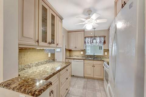 806 SE 7th Street #201, Deerfield Beach FL - photo 11 of 23