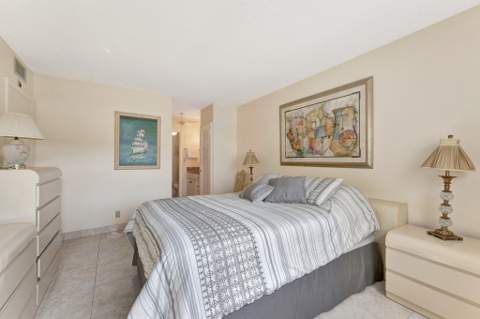 806 SE 7th Street #201, Deerfield Beach FL - photo 18 of 23