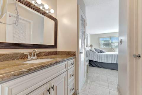 806 SE 7th Street #201, Deerfield Beach FL - photo 21 of 23