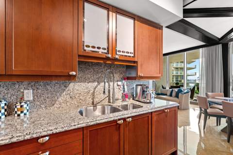 1063 Hillsboro Mile #403, Hillsboro Beach FL - photo 16 of 52