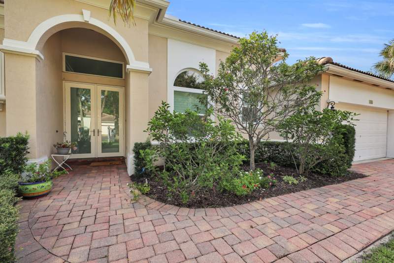 3 bedroom Single Family Residence at 103 Magnolia Way, Riverside Oaks, Tequesta — photo 2