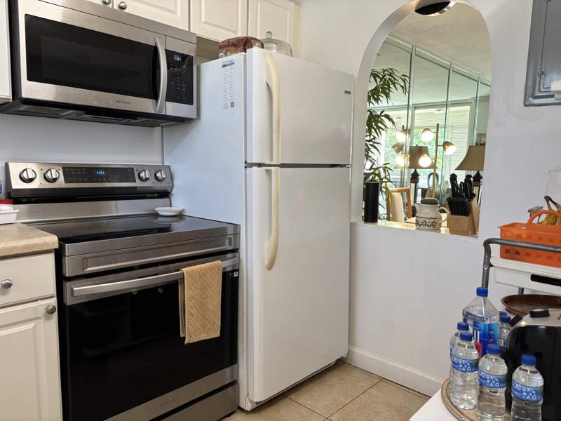 2 bedroom Condominium at 2721 N Pine Island Road #204, Sunrise Lakes 69 Condo, Sunrise — photo 3