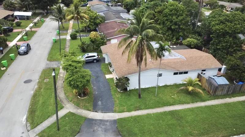 3 bedroom Single Family Residence at 6801 NW 24th Place, Sunrise Golf Village Second Add, Sunrise — photo 2