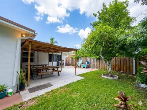 6801 NW 24th Place, Sunrise FL - photo 18 of 19