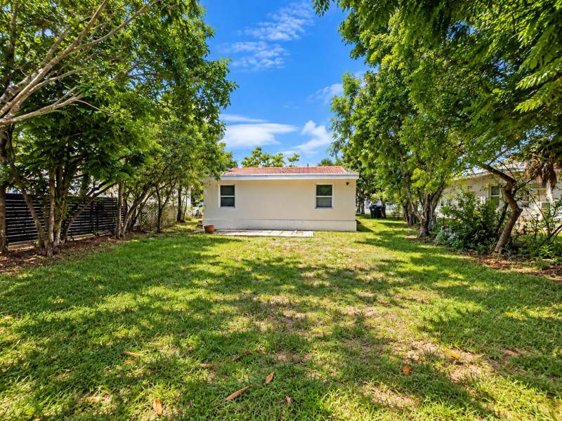 4 bedroom Single Family Residence at 1026 NW 7TH Avenue, PROGRESSO, Fort Lauderdale — photo 3