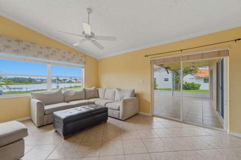 10884 Paso Fino Drive, Wellington FL - photo 9 of 54