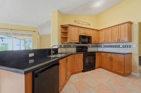 10884 Paso Fino Drive, Wellington FL - photo 14 of 54