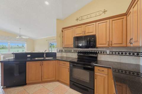 10884 Paso Fino Drive, Wellington FL - photo 15 of 54