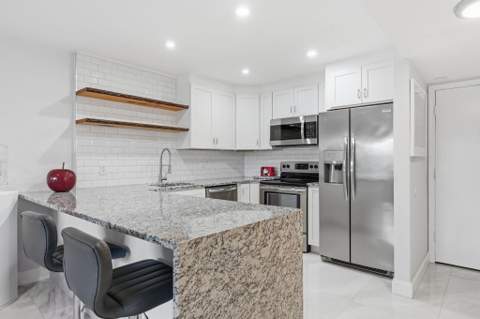 1516 S Lakeside Drive #408, Lake Worth Beach FL - photo 17 of 52