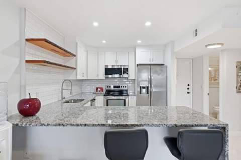 1516 S Lakeside Drive #408, Lake Worth Beach FL - photo 18 of 52