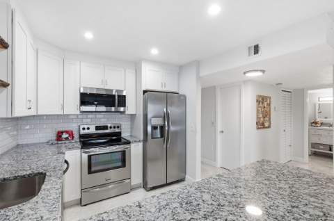 1516 S Lakeside Drive #408, Lake Worth Beach FL - photo 20 of 52