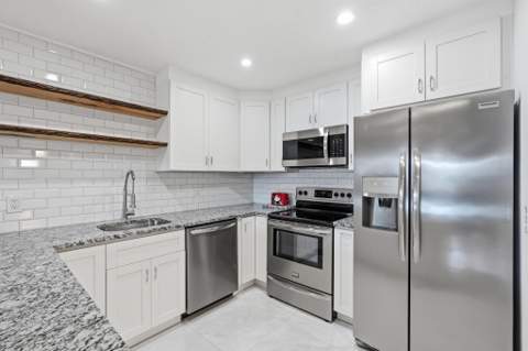 1516 S Lakeside Drive #408, Lake Worth Beach FL - photo 21 of 52