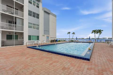 1516 S Lakeside Drive #408, Lake Worth Beach FL - photo 7 of 52