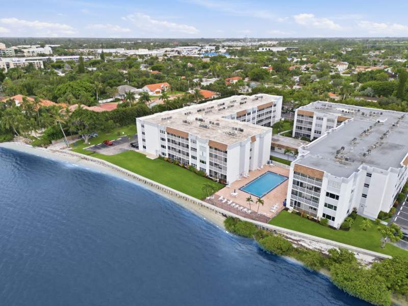 1 bedroom Condominium at 1516 S Lakeside Drive #408, Palm Lake 1 Condo, Lake Worth Beach — photo 2