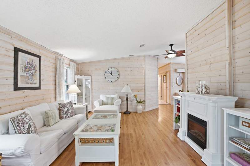 2 bedroom Manufactured Home at 2502 SW Versailles Terrace, St Lucie Falls (Aka River Forest), Stuart — photo 4