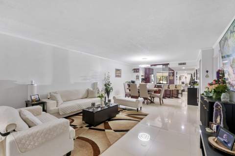 435 Lakeview Drive #104, Weston FL - photo 7 of 31