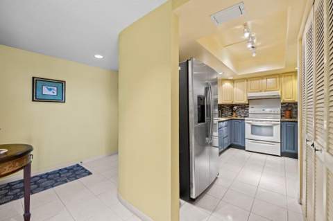 3930 Inverrary Boulevard #608-D, Lauderhill FL - photo 9 of 31