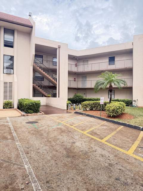 6451 N University Drive #212, Tamarac FL - photo 13 of 15