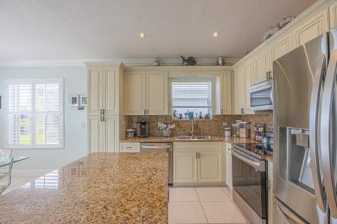 10394 Utopia Circle, Boynton Beach FL - photo 9 of 27