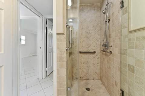 129 Waterford F, Delray Beach FL - photo 18 of 39