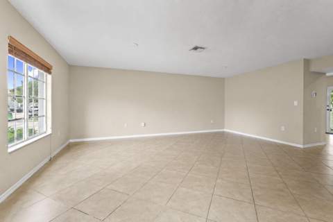 5963 Glasgow Way, Tamarac FL - photo 7 of 36