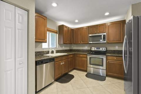 5963 Glasgow Way, Tamarac FL - photo 8 of 36