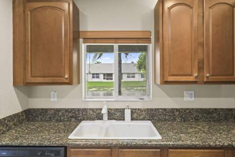 5963 Glasgow Way, Tamarac FL - photo 10 of 36