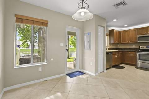 5963 Glasgow Way, Tamarac FL - photo 13 of 36