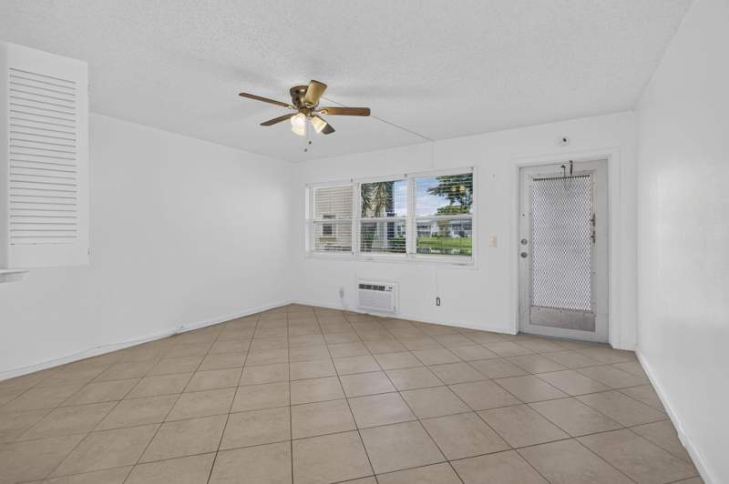 1 bedroom Condominium at 79 Chatham D, Chatham Condos, West Palm Beach — photo 2