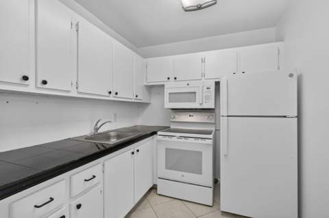 79 Chatham D, West Palm Beach FL - photo 6 of 34