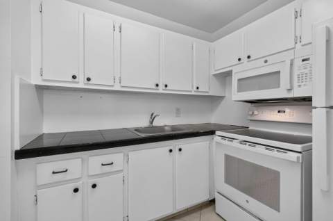79 Chatham D, West Palm Beach FL - photo 8 of 34