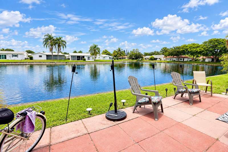 2 bedroom Single Family Residence at 8103 NW 58th Place, Mainlands Of Tamarac Lakes, Tamarac — photo 4