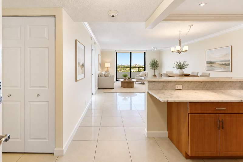 1 bedroom Condominium at 2500 Parkview Drive #1710, Olympus Condo Phase, Hallandale Beach — photo 4