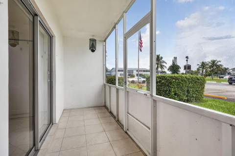 79 Chatham D, West Palm Beach FL - photo 12 of 34