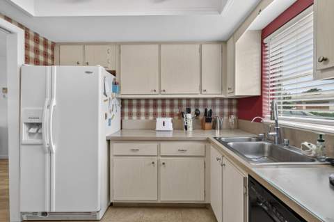 2990 Crosley Drive #G, West Palm Beach FL - photo 16 of 38