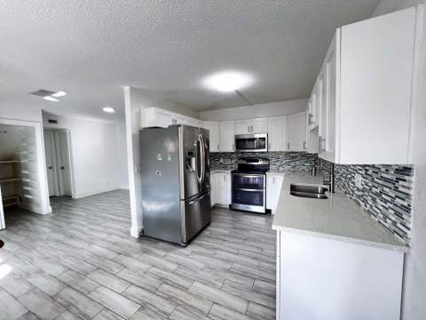 295 Woodland Road, Palm Springs FL - photo 15 of 18