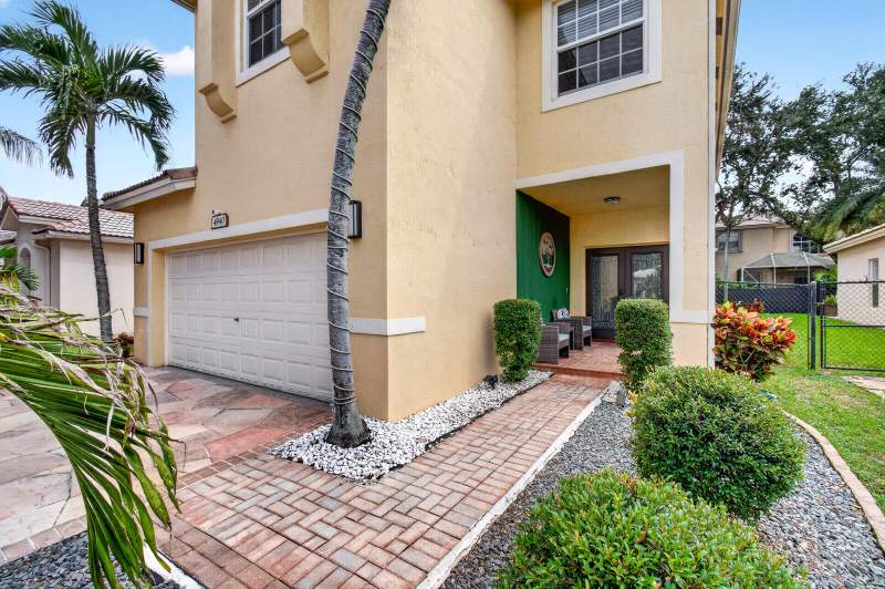 3 bedroom Single Family Residence at 4940 Egret Place, Regency Lakes At Coconut, Coconut Creek — photo 4
