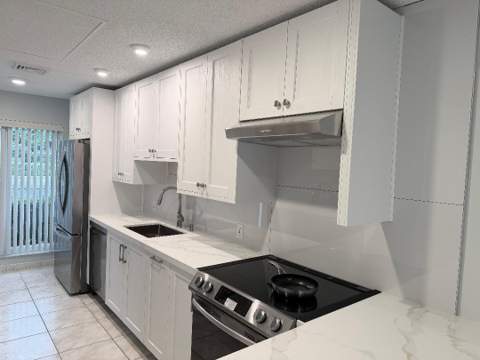 1110 Cactus Terrace #D, Delray Beach FL - photo 12 of 39