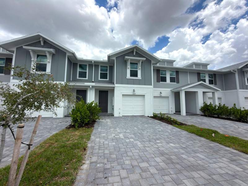 3 bedroom Townhouse at 13037 SW Forli Way, Central Park, Port St. Lucie — photo 4