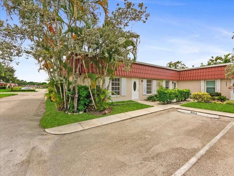 2 bedroom Condominium at 341 A Covered Bridge Boulevard, Covered Bridge, Lake Worth — photo 2
