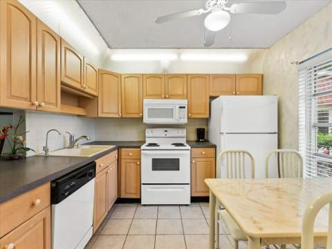341 A Covered Bridge Boulevard, Lake Worth FL - photo 9 of 28