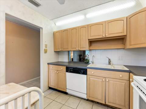 341 A Covered Bridge Boulevard, Lake Worth FL - photo 11 of 28